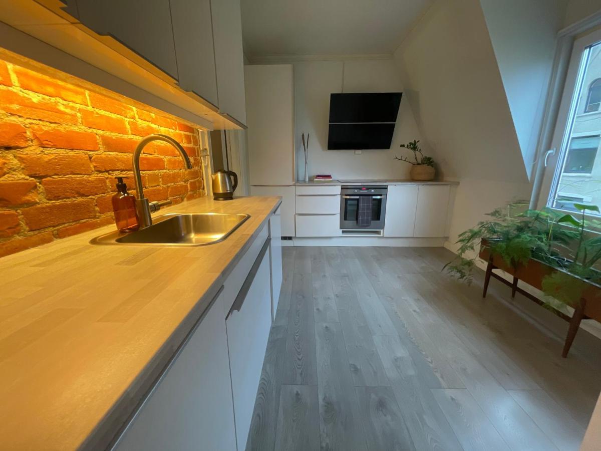Charming Apartment In Alesund Center With Free Parking Buitenkant foto
